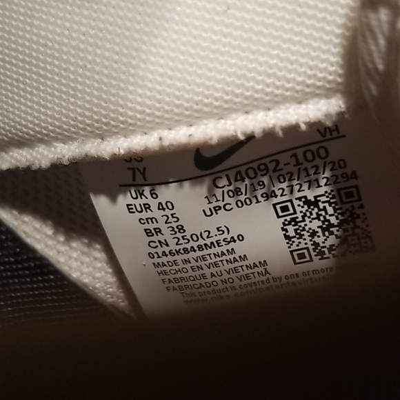 Nike Air Force One AF1. Size 8.5 - Picture 11 of 12